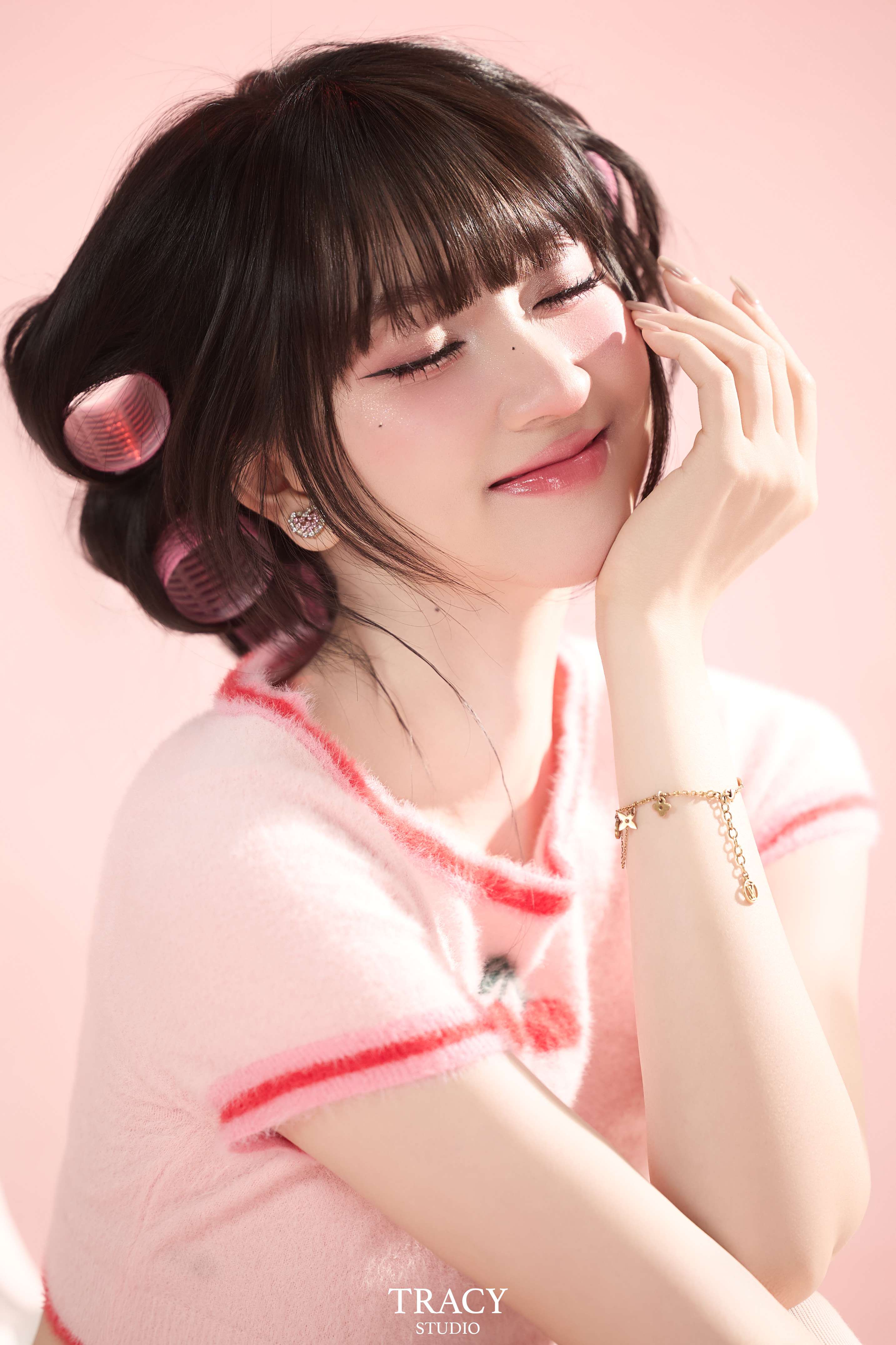 frontend/img/gallery/concept-sinh-nhat/tracy-studio-chup-concept-birthday-pink (1).jpg